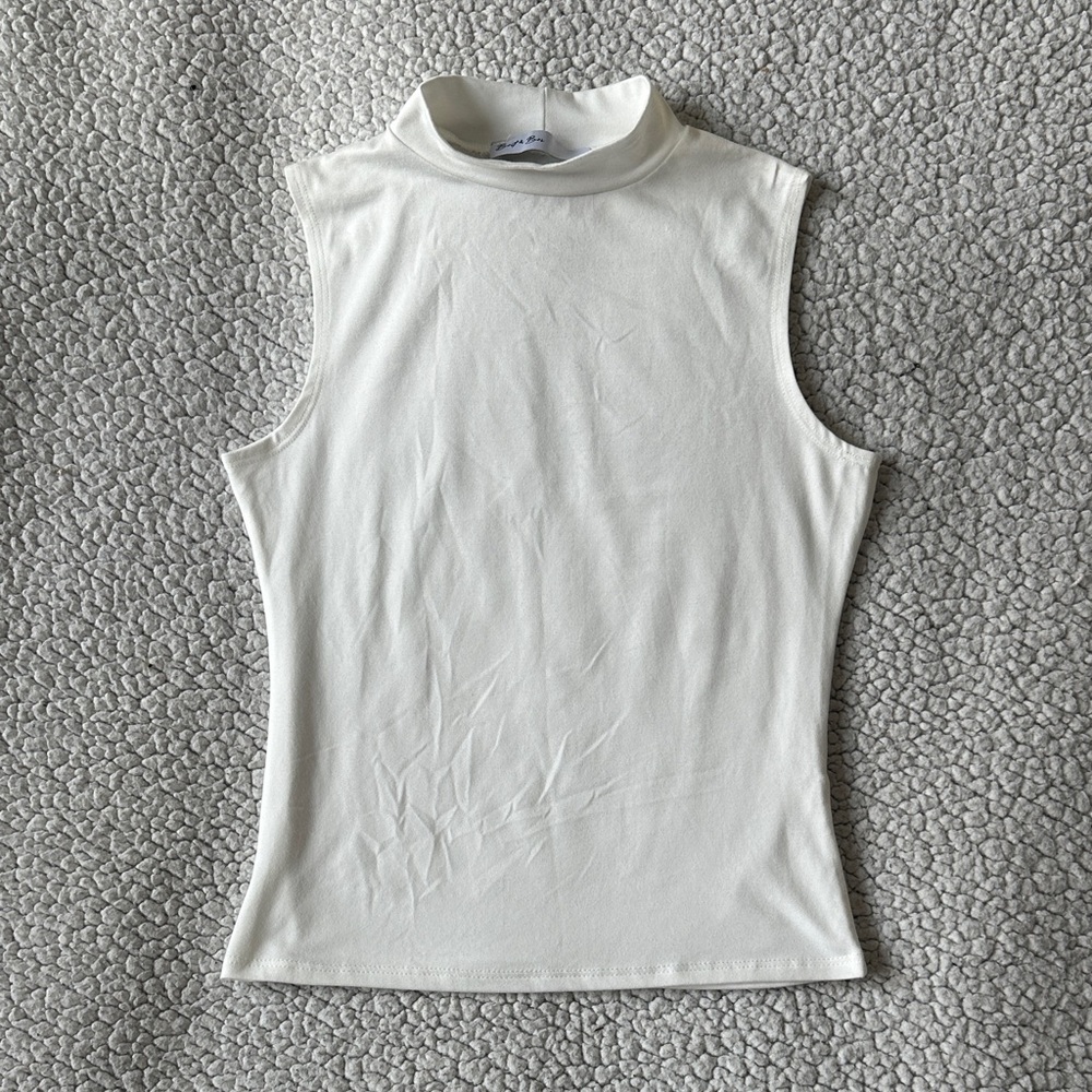 Chic White Sleeveless Tank Top